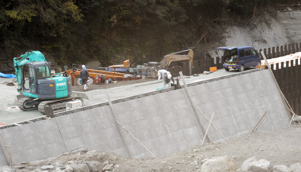 立野ダム坑口締切堤他工事1の画像が表示されています。