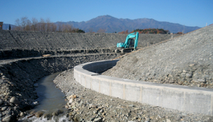 天竜川下新田地区環境整備工事の画像が表示されています。