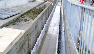 芝原２号用水路上部整備（泉田）工事の画像が表示されています。