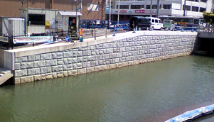砂津川護岸工事の画像が表示されています。