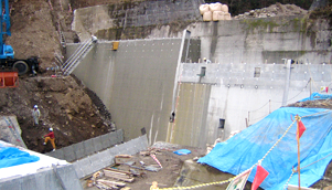 小矢部川水系池川災害関連緊急砂防堰堤工工事2の画像が表示されています。