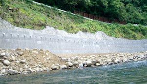 修善寺天城湯ヶ島線合併支援重点道路整備工事の画像が表示されています。