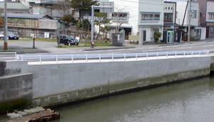 八戸地区広域漁港整備工事の画像が表示されています。